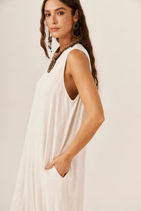 Macacão Longo Pantalona Com Bolsos Bege Yacamim O3