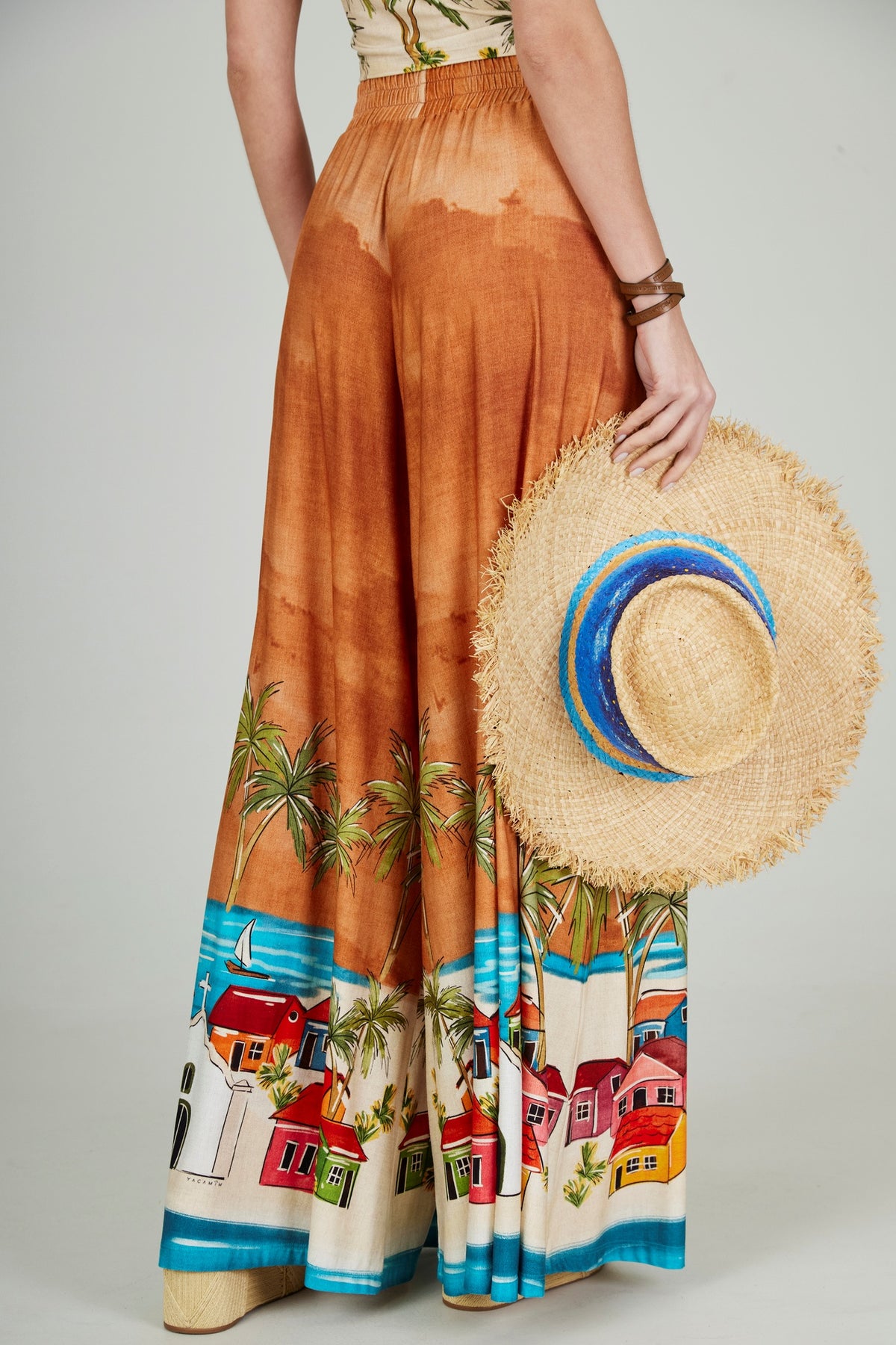 Calça Pantalona Marrom Cocada Coleção Bahêa Yacamim Q1