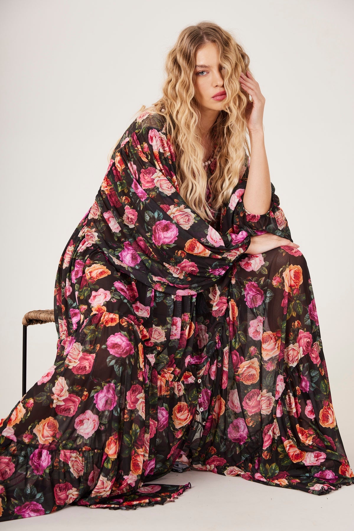 Vestido De Tule Longo Preto Estampa Floral Yacamim D8 Paris