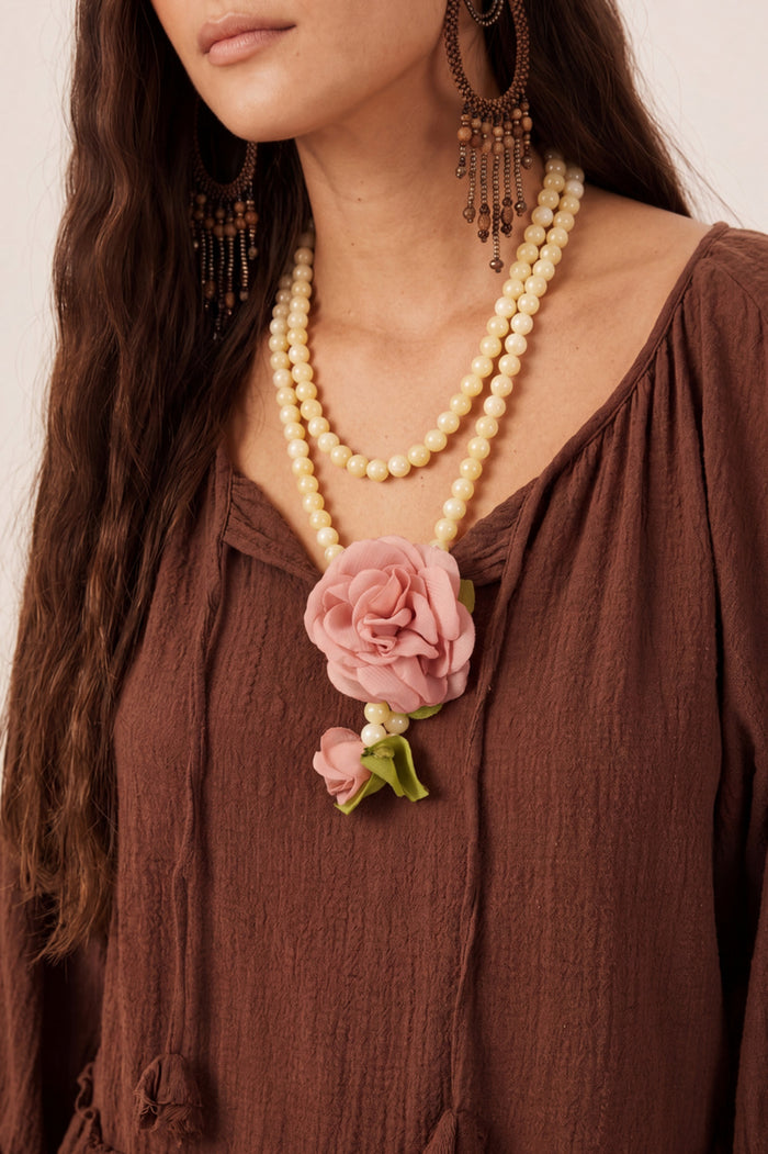 Colar Ave Maria Com Flor Rosé Yacamim #589