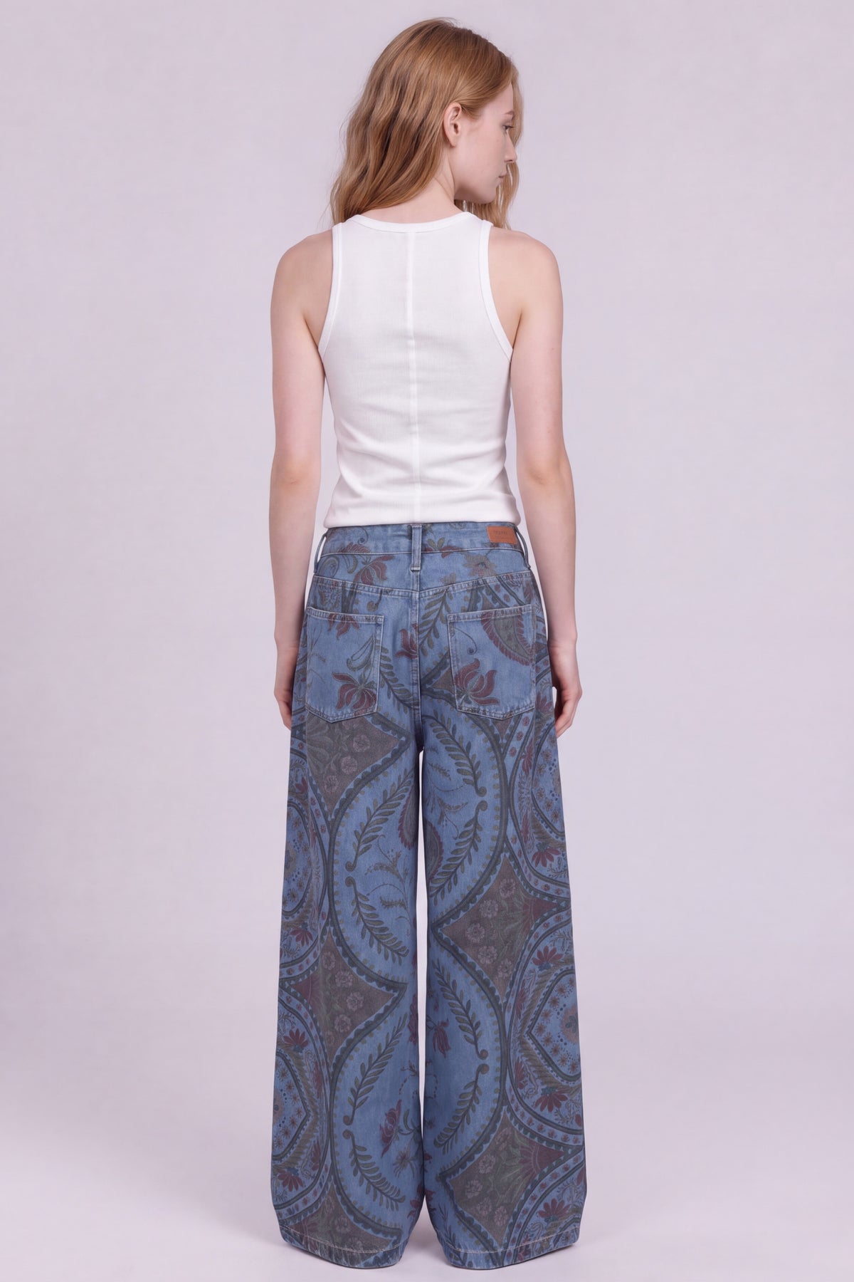 Calça Jumbo Jeans Azul Estampa Paisley Yacamim R8